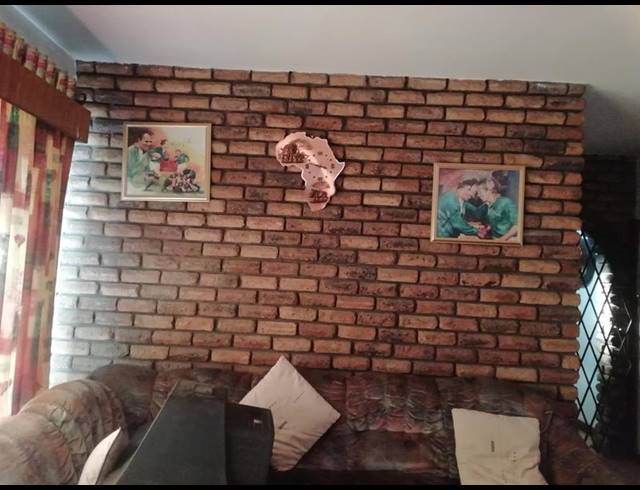 5 BEDROOM HOUSE FOR SALE IN DERSLEY